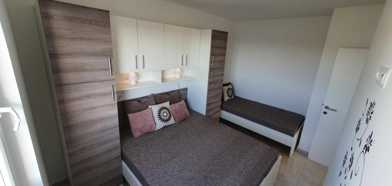 נובליה Seahorse Luxury Apartment With Pool And Sea View מראה חיצוני תמונה