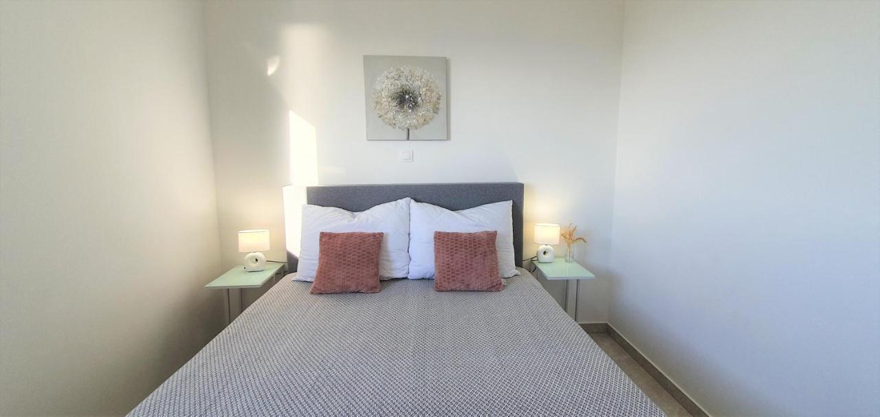 נובליה Seahorse Luxury Apartment With Pool And Sea View מראה חיצוני תמונה