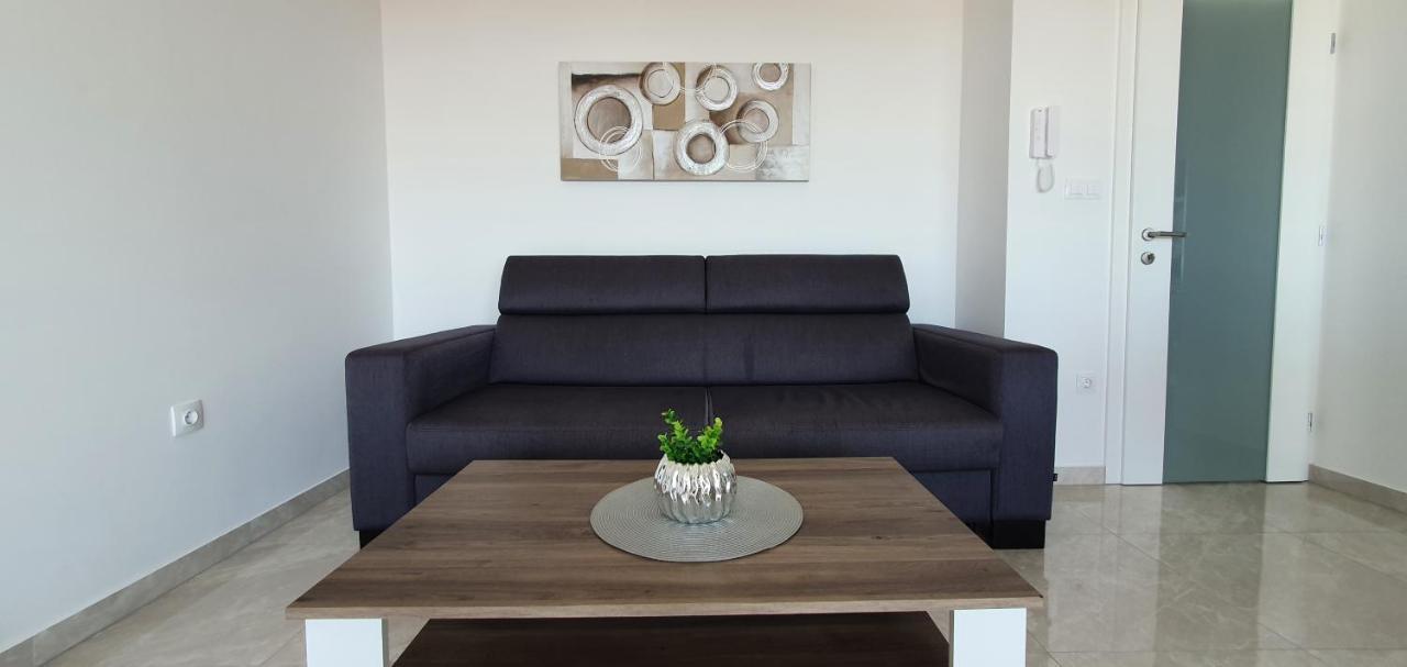 נובליה Seahorse Luxury Apartment With Pool And Sea View מראה חיצוני תמונה